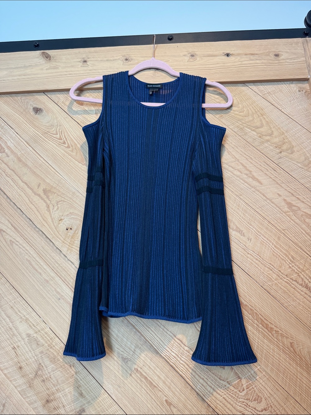 Club Monaco Navy Blue Cold-Shoulder Ribbed Long Sleeve Top